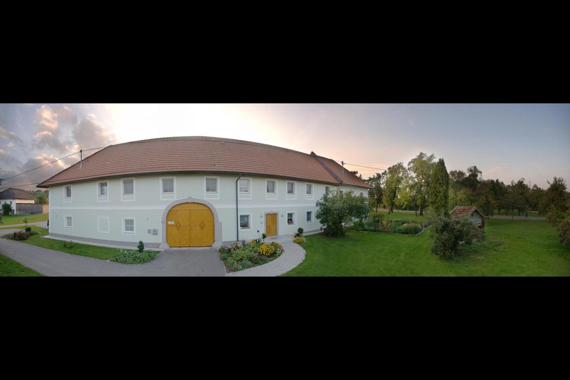 Landhaus Essl Dietach ภายนอก รูปภาพ